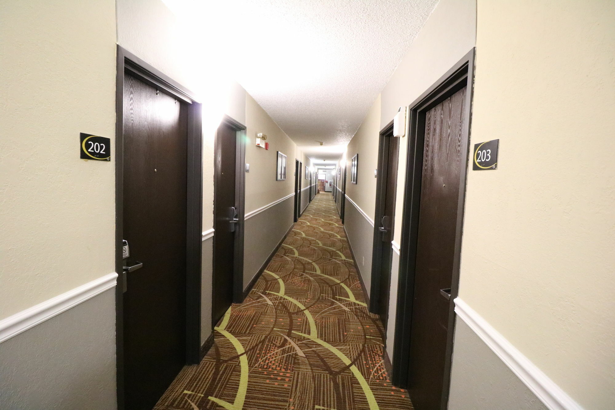 Super 8 By Wyndham Dubuque Motel Bagian luar foto