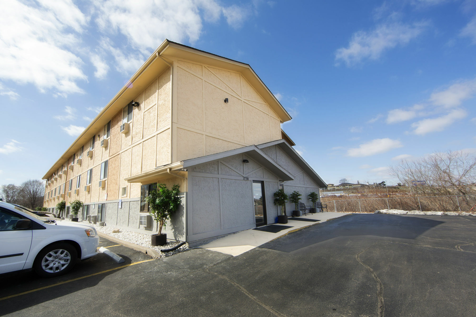 Super 8 By Wyndham Dubuque Motel Bagian luar foto