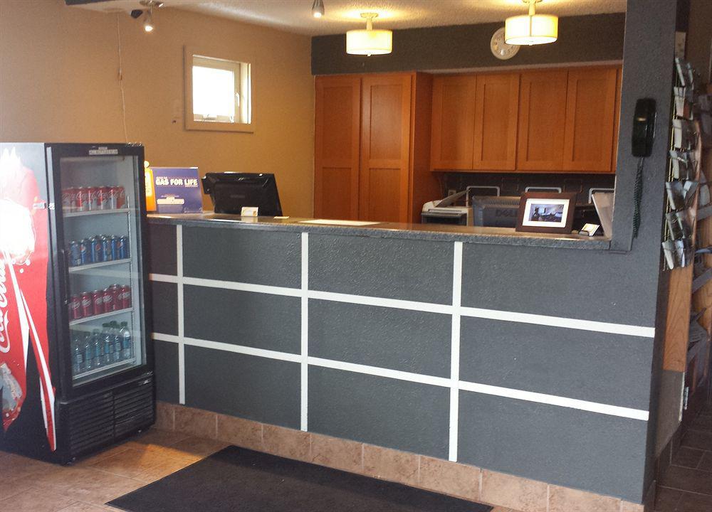 Super 8 By Wyndham Dubuque Motel Bagian luar foto